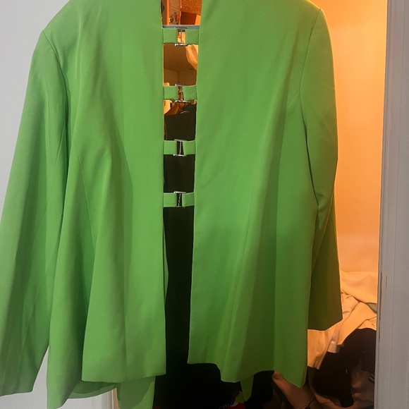 Back-Out Blazer - Picture 2 of 3